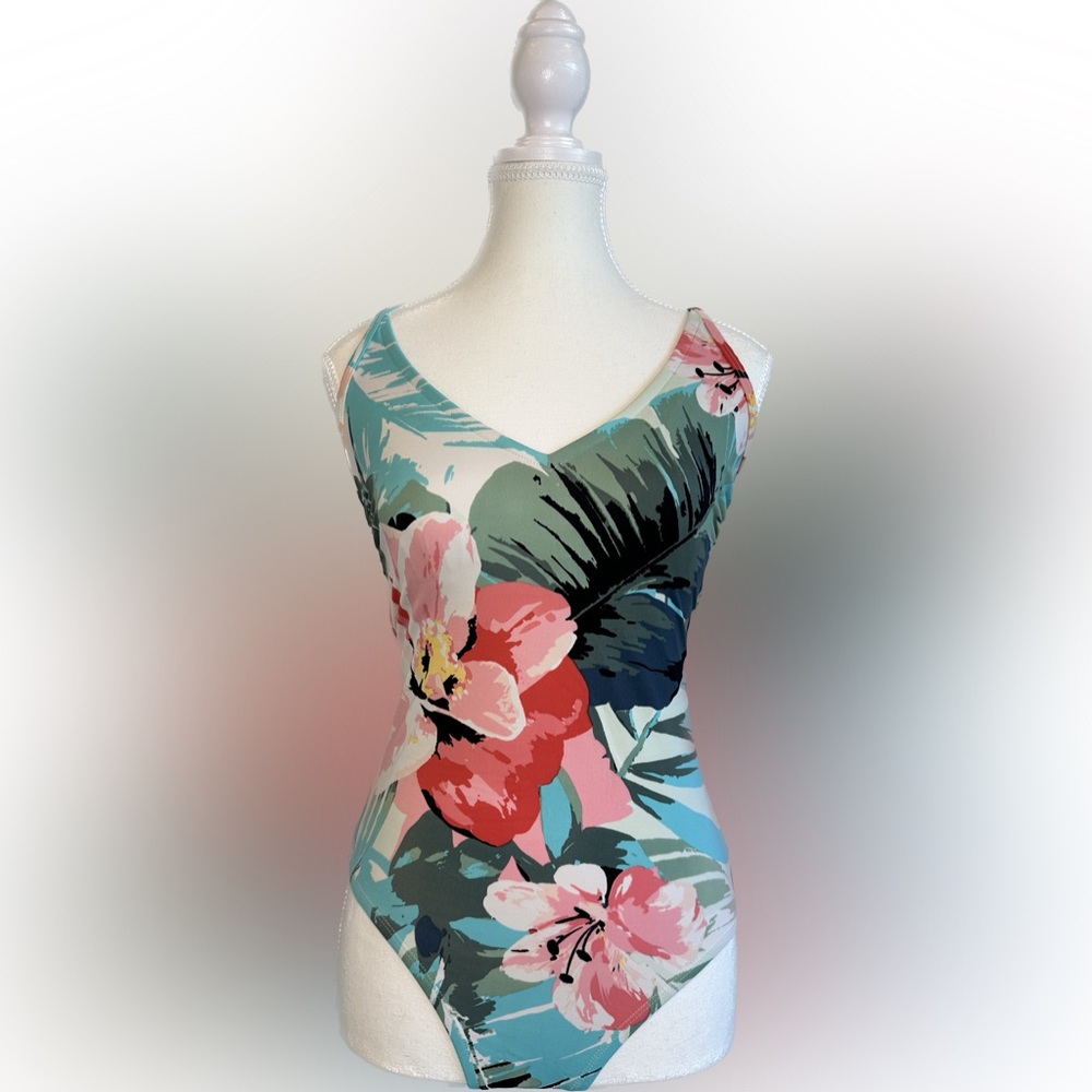 Kona Sol blue and pink floral one piece swimsuit. Size S. Wore once.